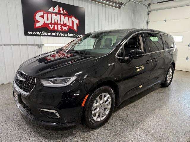 used 2024 Chrysler Pacifica car, priced at $26,995