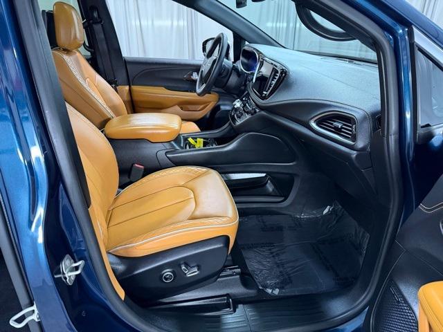 used 2023 Chrysler Pacifica Hybrid car, priced at $39,189