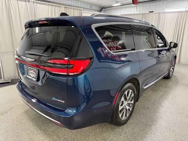 used 2023 Chrysler Pacifica Hybrid car, priced at $39,189