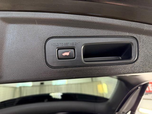 used 2022 Acura MDX car, priced at $33,972