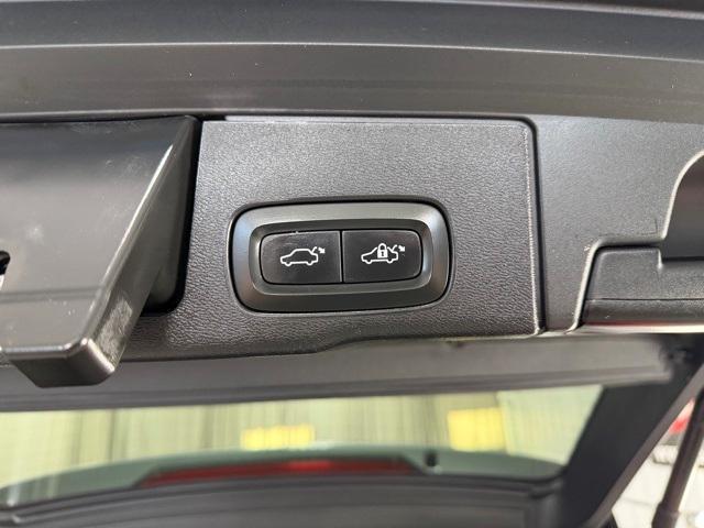 used 2018 Volvo XC60 car, priced at $21,232