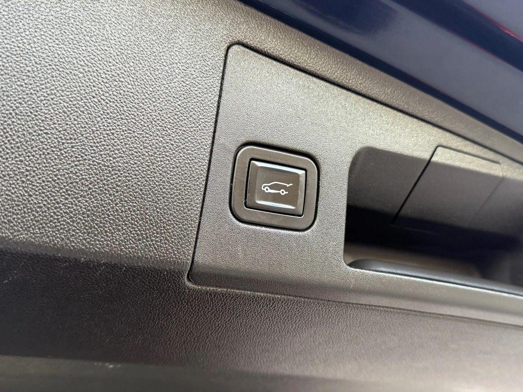 used 2017 Cadillac XT5 car, priced at $16,769