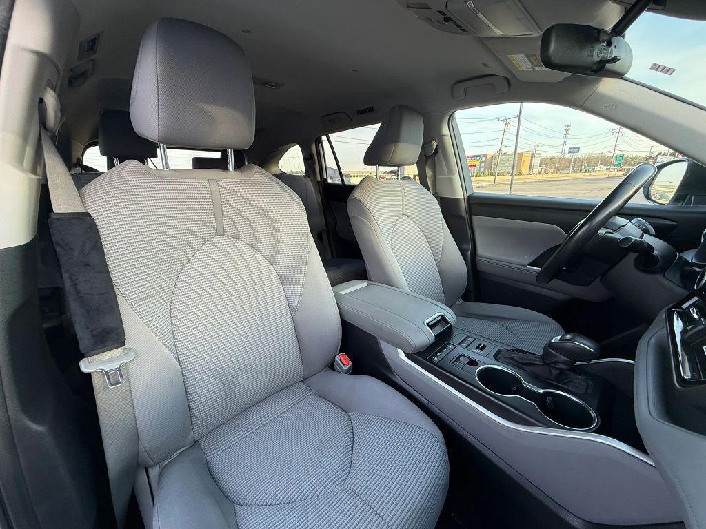 used 2021 Toyota Highlander car, priced at $23,421