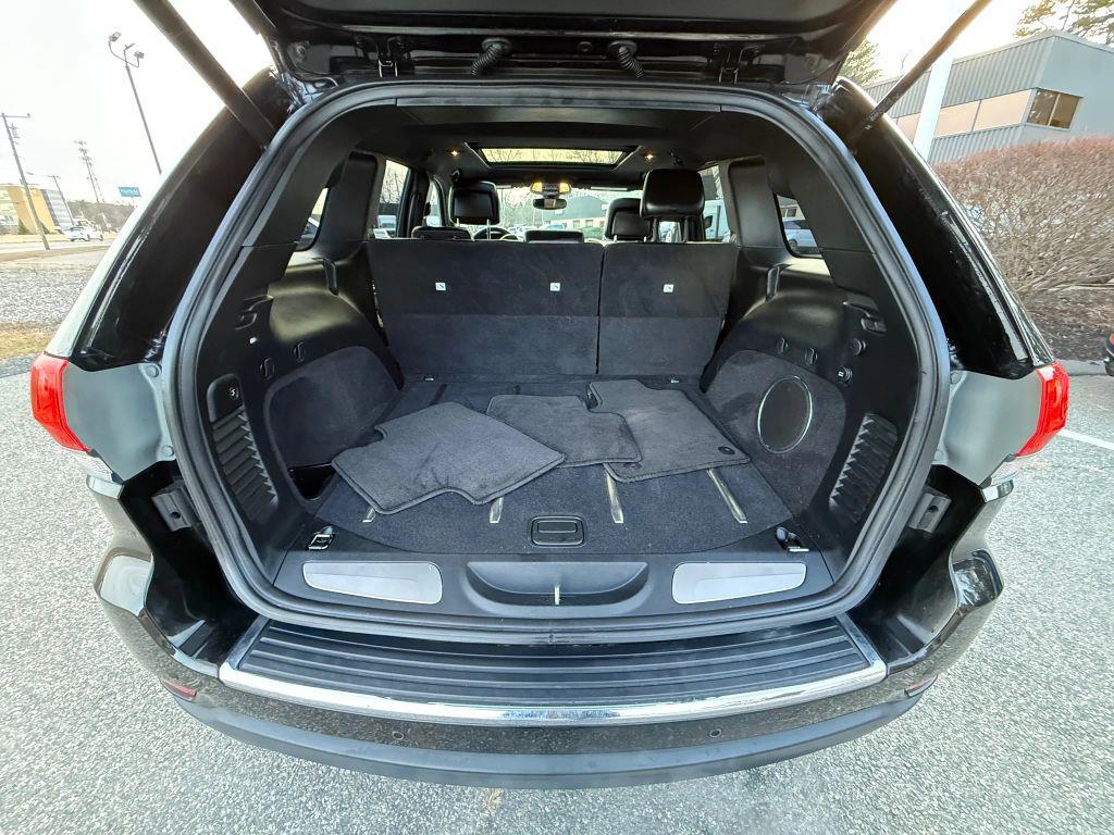 used 2017 Jeep Grand Cherokee car, priced at $14,317