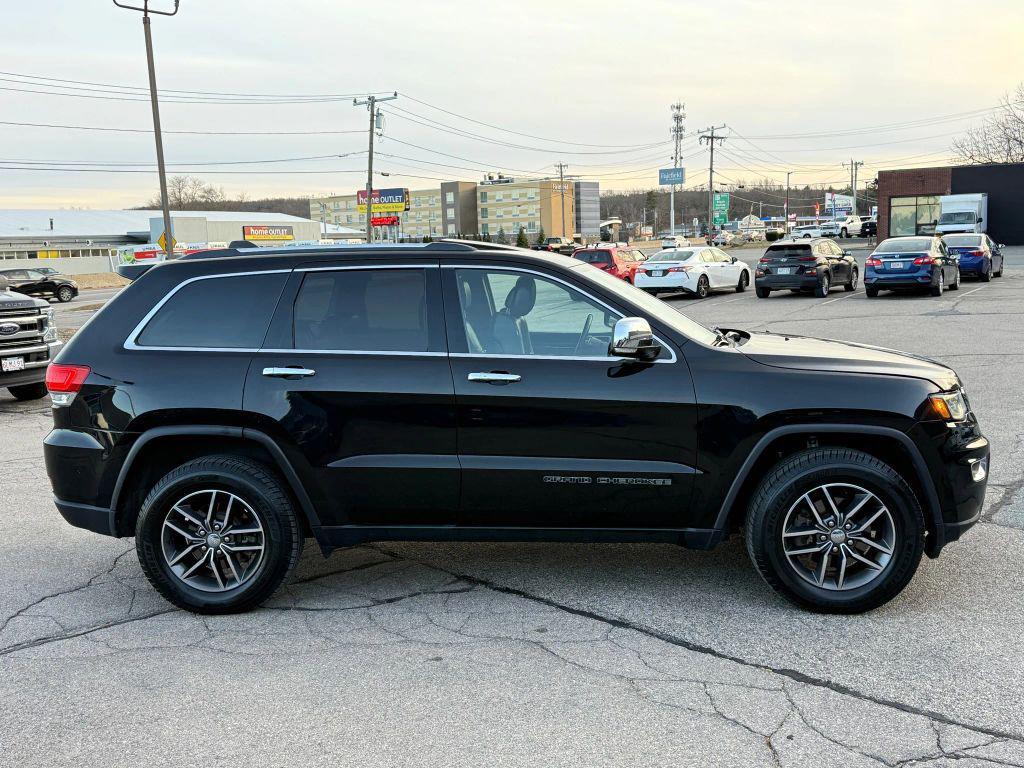 used 2017 Jeep Grand Cherokee car, priced at $14,317