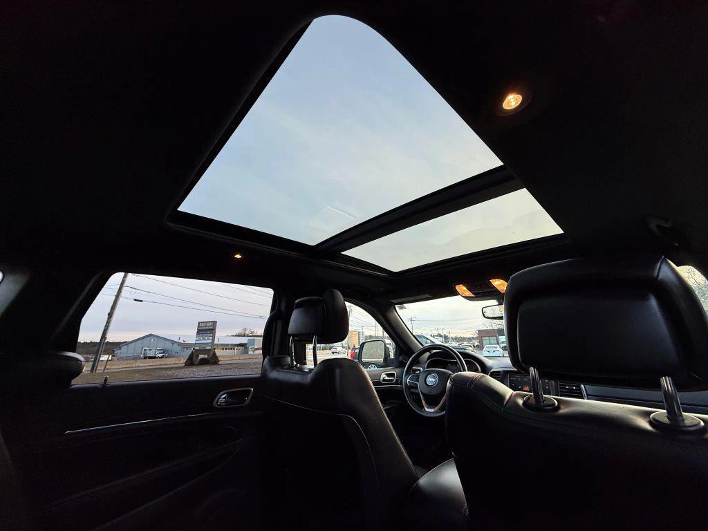 used 2017 Jeep Grand Cherokee car, priced at $14,317