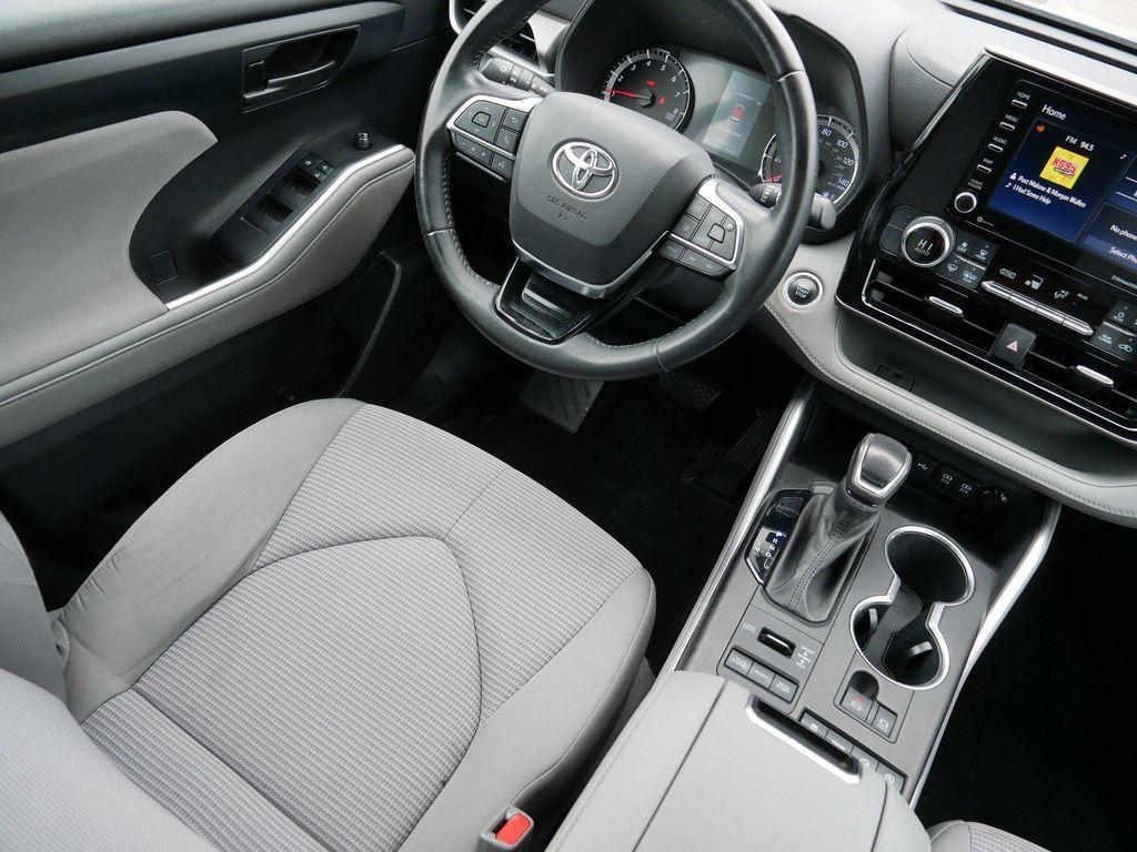 used 2021 Toyota Highlander car, priced at $19,350