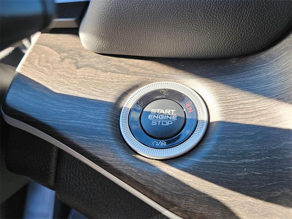 new 2025 Jeep Grand Cherokee car, priced at $45,446