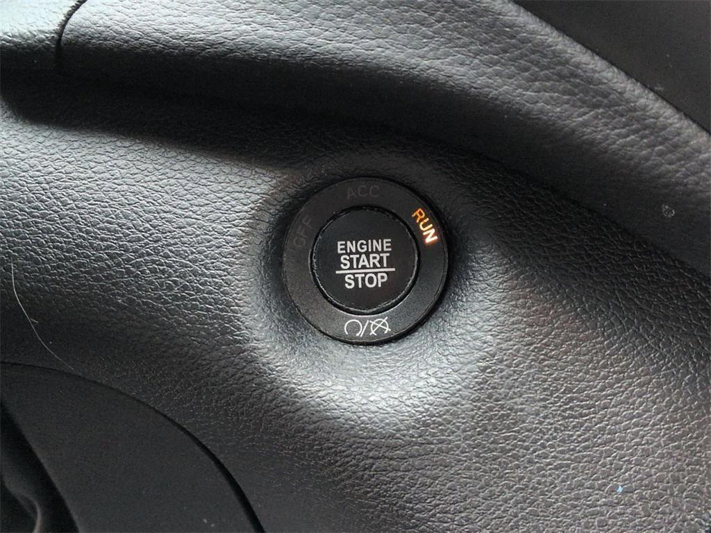 used 2020 Jeep Cherokee car, priced at $19,095