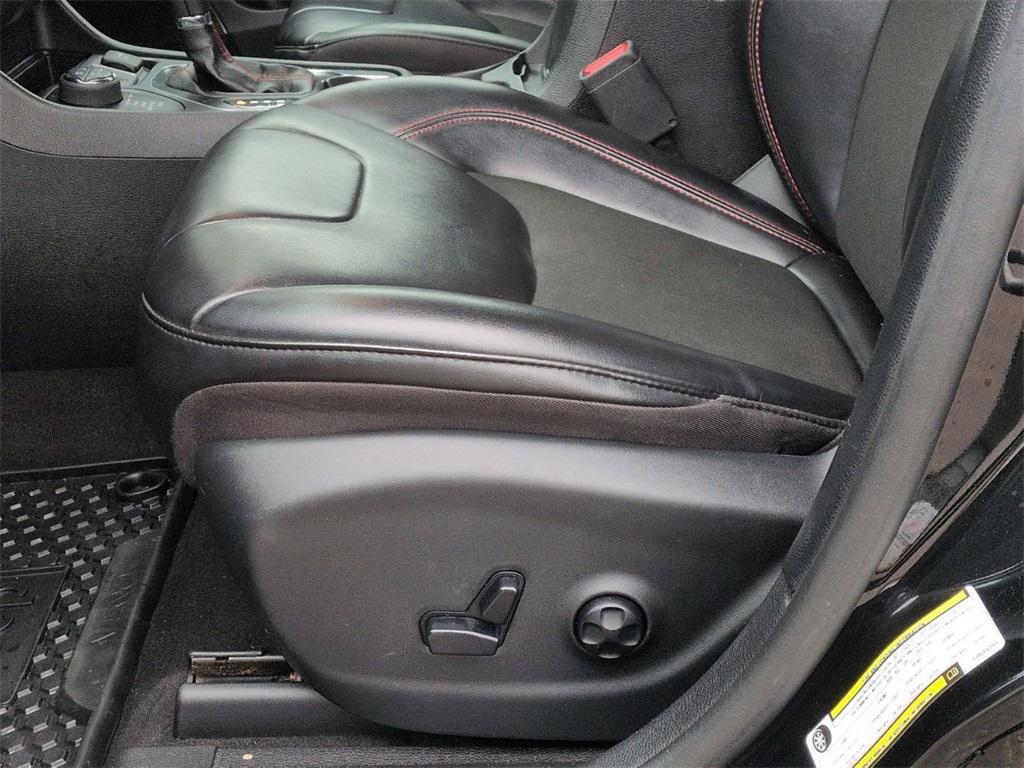 used 2020 Jeep Cherokee car, priced at $19,095