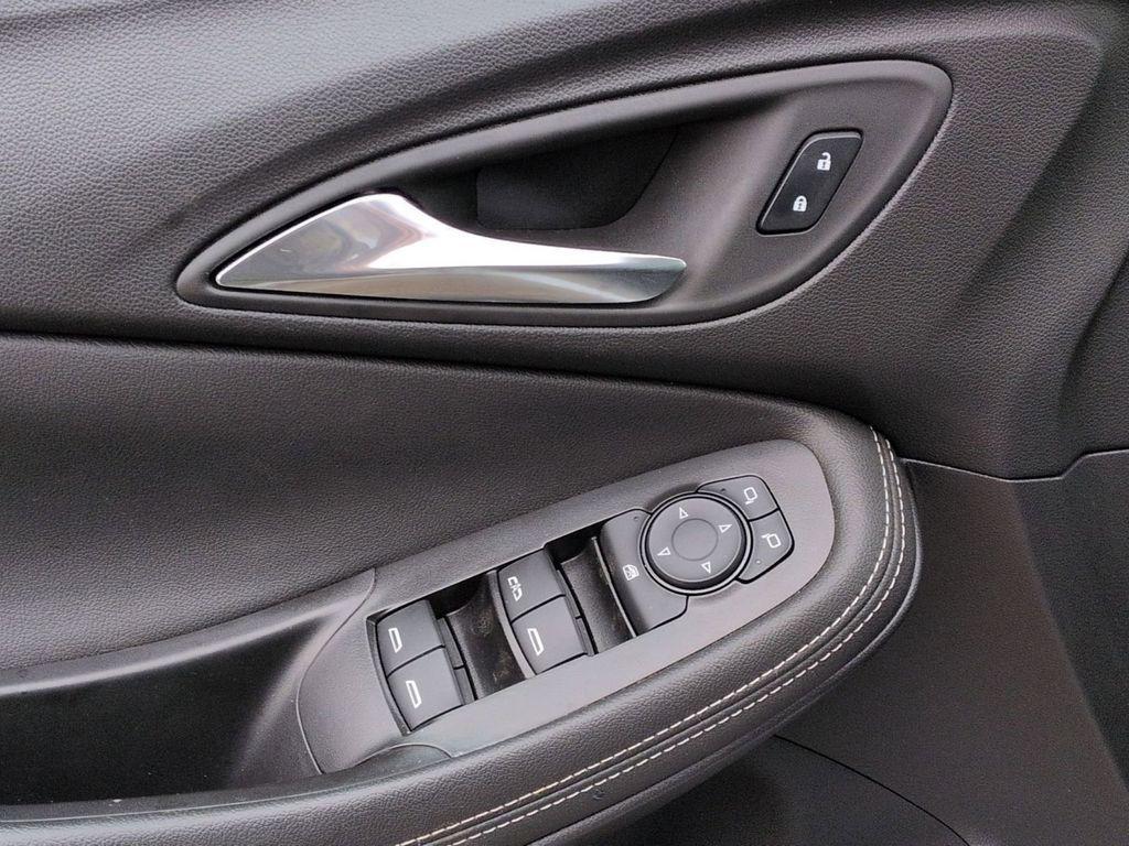 used 2025 Buick Encore GX car, priced at $19,995