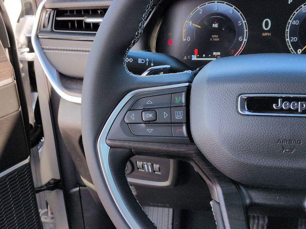 new 2026 Jeep Grand Cherokee car, priced at $44,500