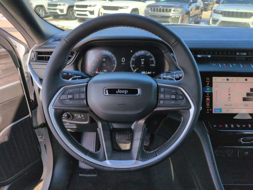 new 2026 Jeep Grand Cherokee car, priced at $44,500