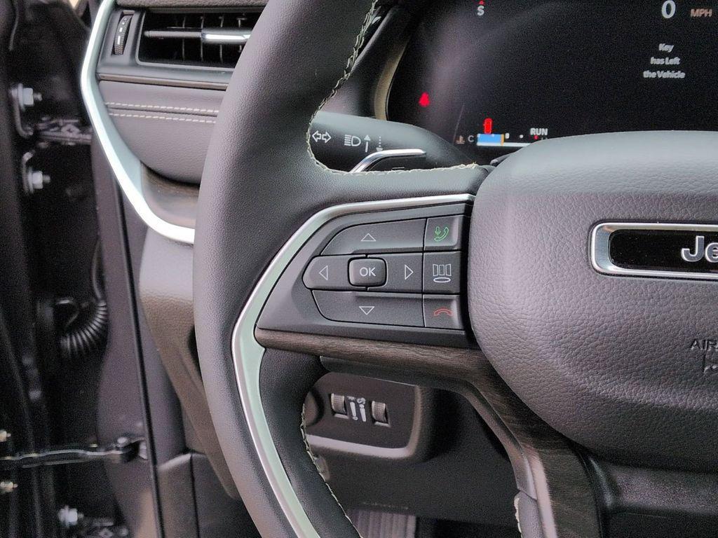 new 2026 Jeep Grand Cherokee car, priced at $40,764