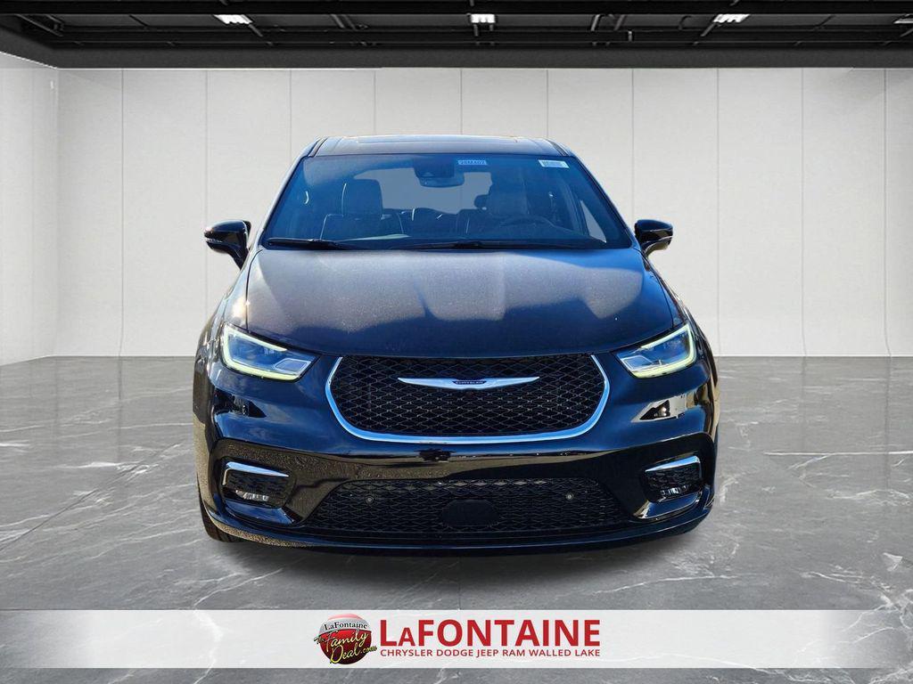 new 2026 Chrysler Pacifica car, priced at $46,704