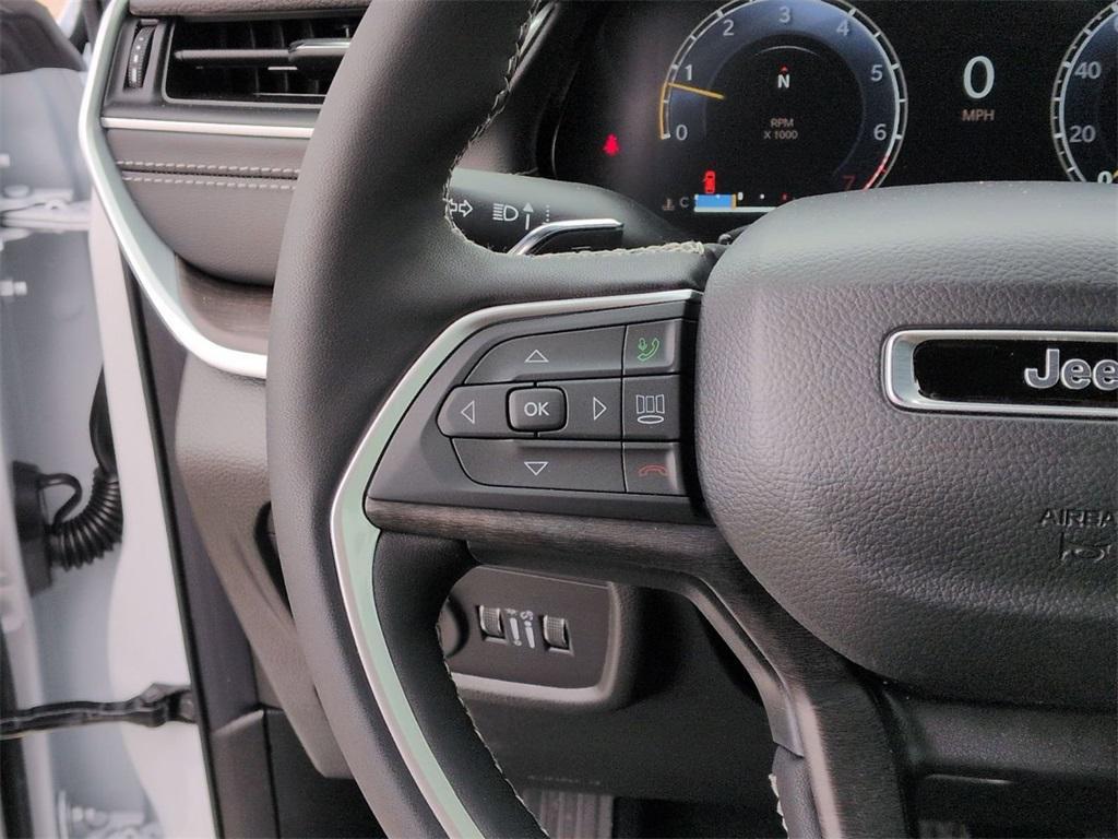 new 2025 Jeep Grand Cherokee car, priced at $42,764