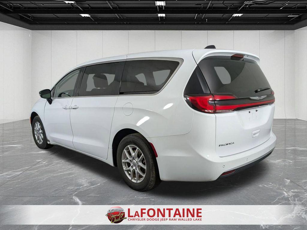 used 2024 Chrysler Pacifica car, priced at $25,850