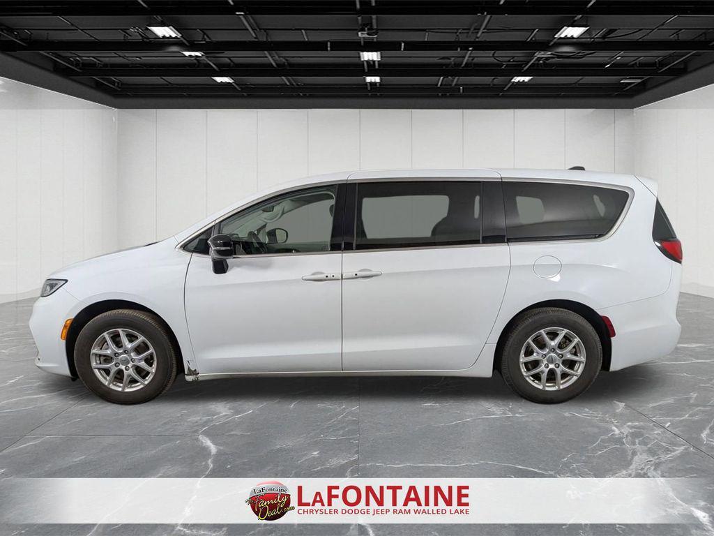 used 2024 Chrysler Pacifica car, priced at $25,850
