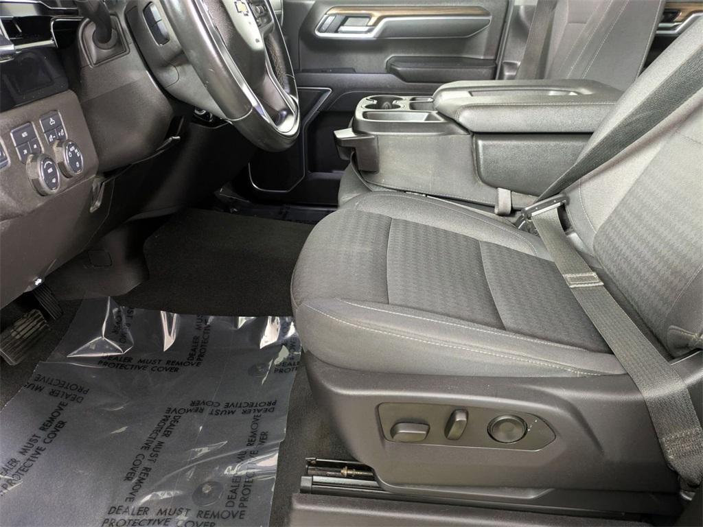 used 2025 Chevrolet Silverado 1500 car, priced at $40,275