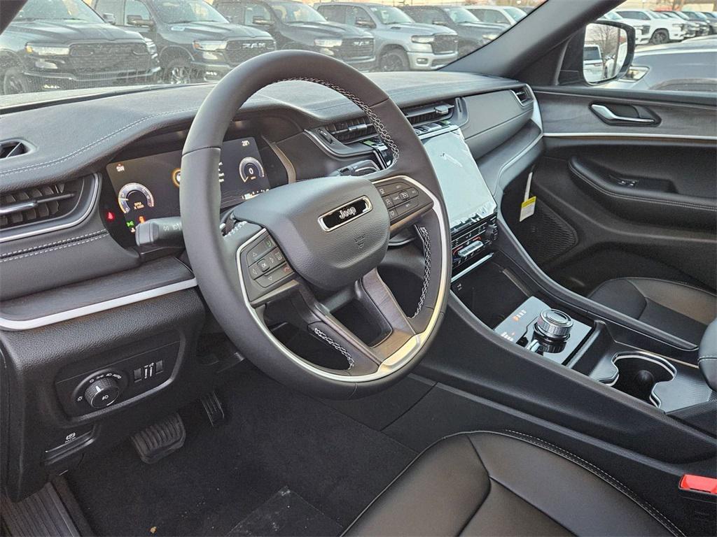 new 2025 Jeep Grand Cherokee car, priced at $42,808