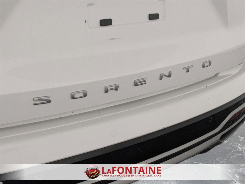 used 2022 Kia Sorento car, priced at $25,900