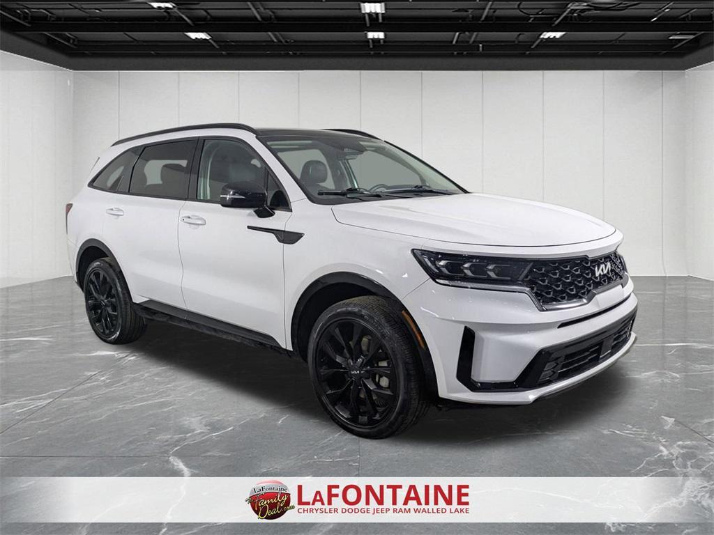 used 2022 Kia Sorento car, priced at $25,900