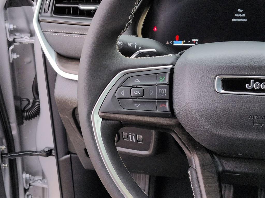 new 2026 Jeep Grand Cherokee car, priced at $42,424