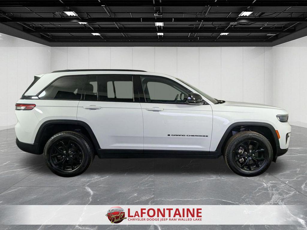 used 2024 Jeep Grand Cherokee car, priced at $37,300