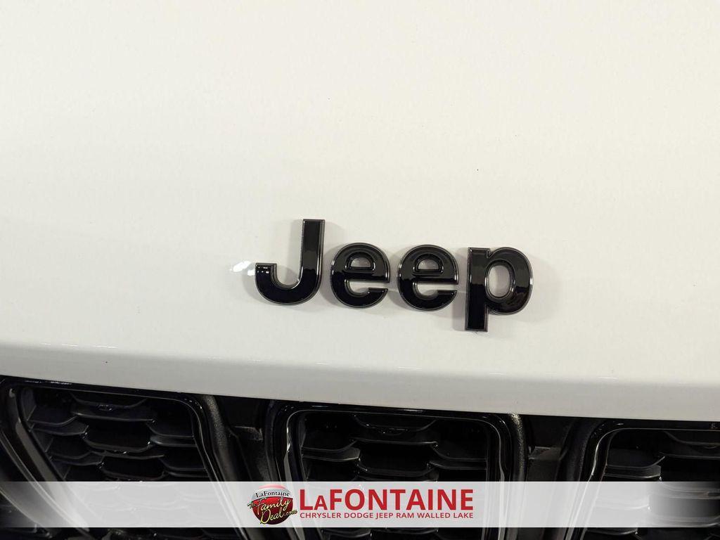 used 2024 Jeep Grand Cherokee car, priced at $37,300