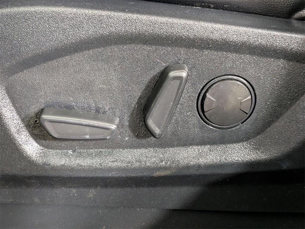 used 2021 Ford Edge car, priced at $15,898