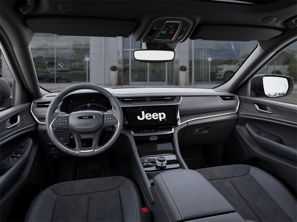 new 2026 Jeep Grand Cherokee car, priced at $41,915