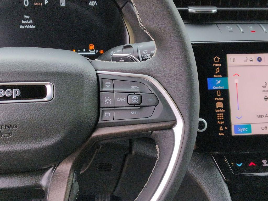 new 2026 Jeep Grand Cherokee car, priced at $40,924