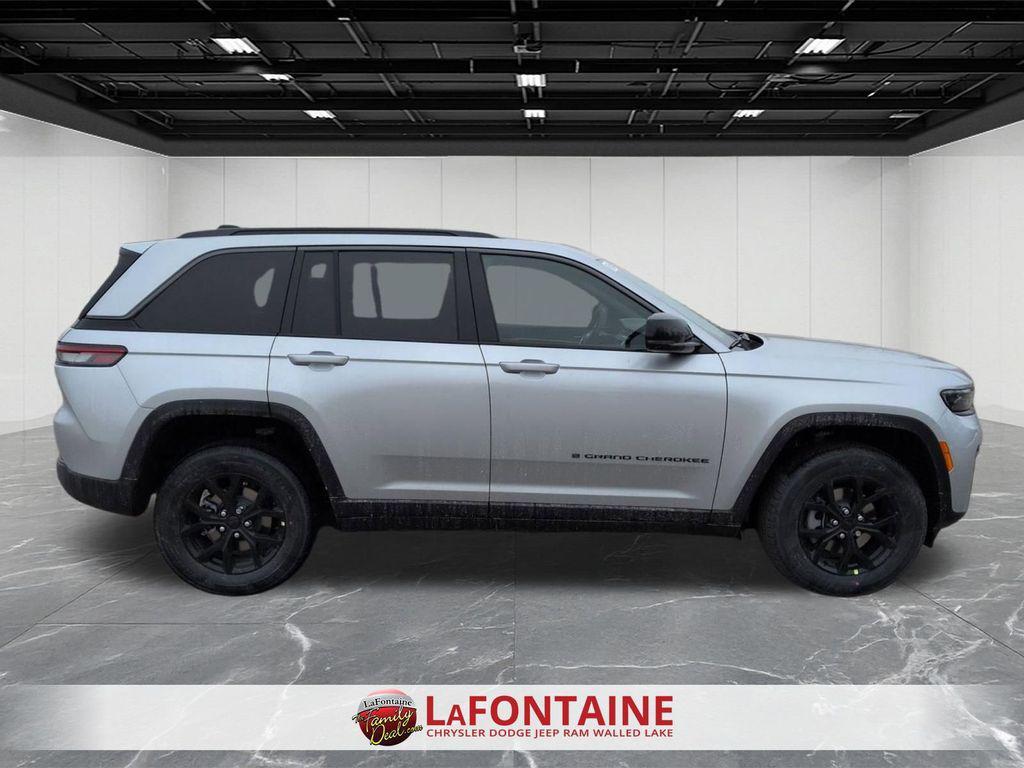 new 2026 Jeep Grand Cherokee car, priced at $40,924