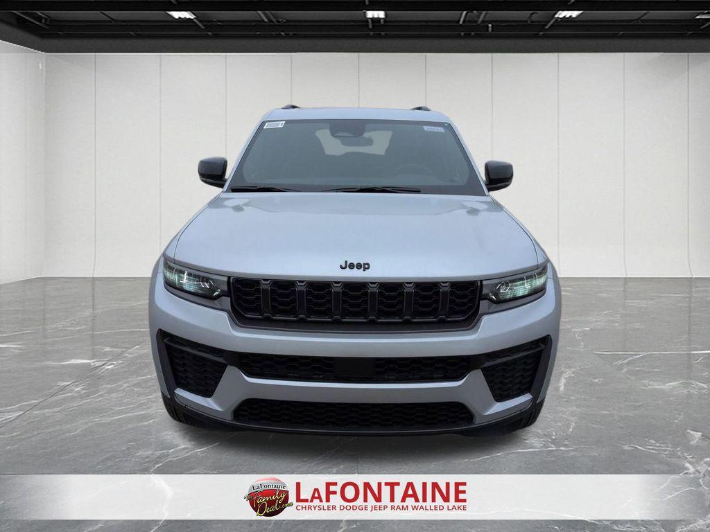 new 2026 Jeep Grand Cherokee car, priced at $40,924
