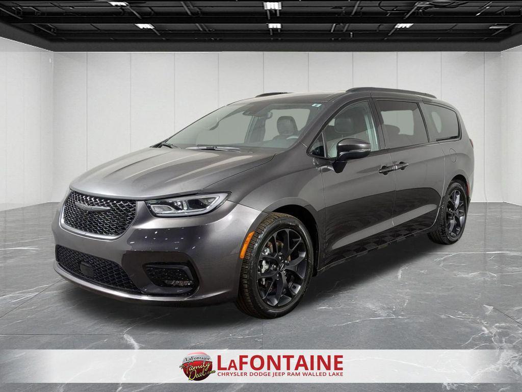 used 2023 Chrysler Pacifica car, priced at $32,450