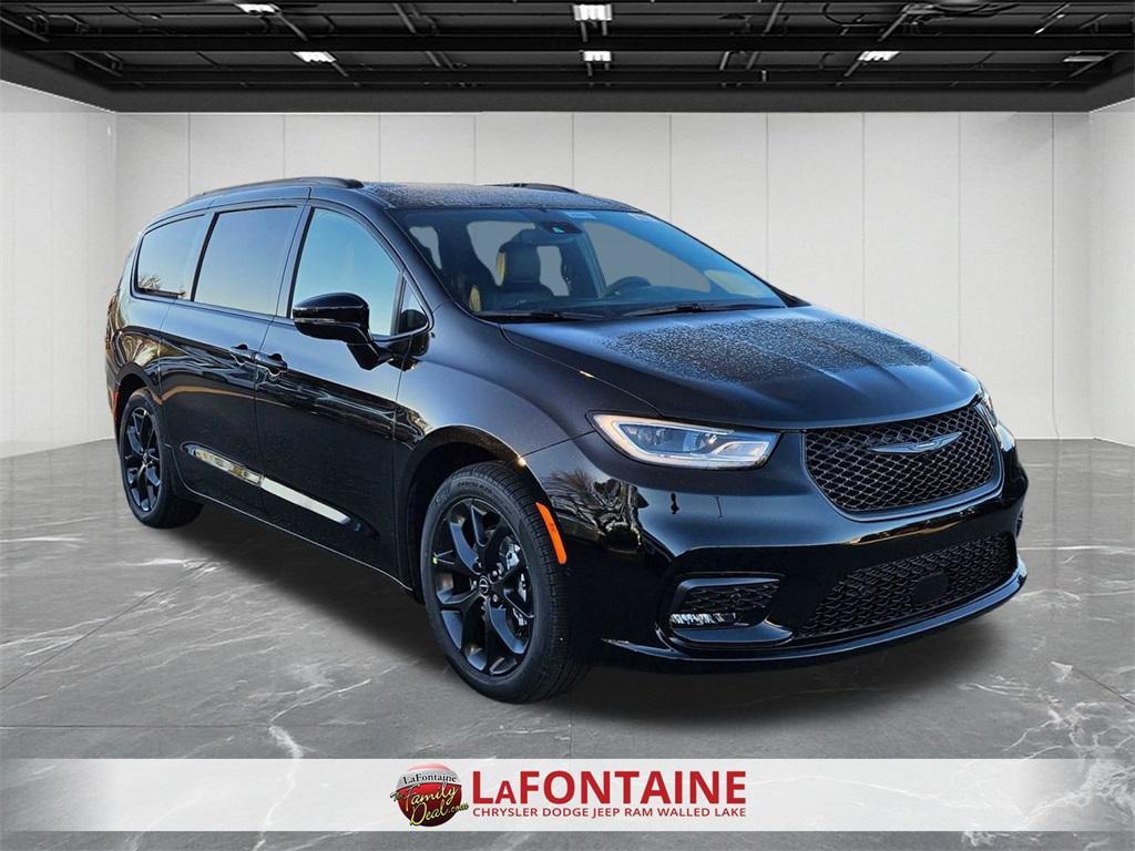 new 2026 Chrysler Pacifica car, priced at $41,527
