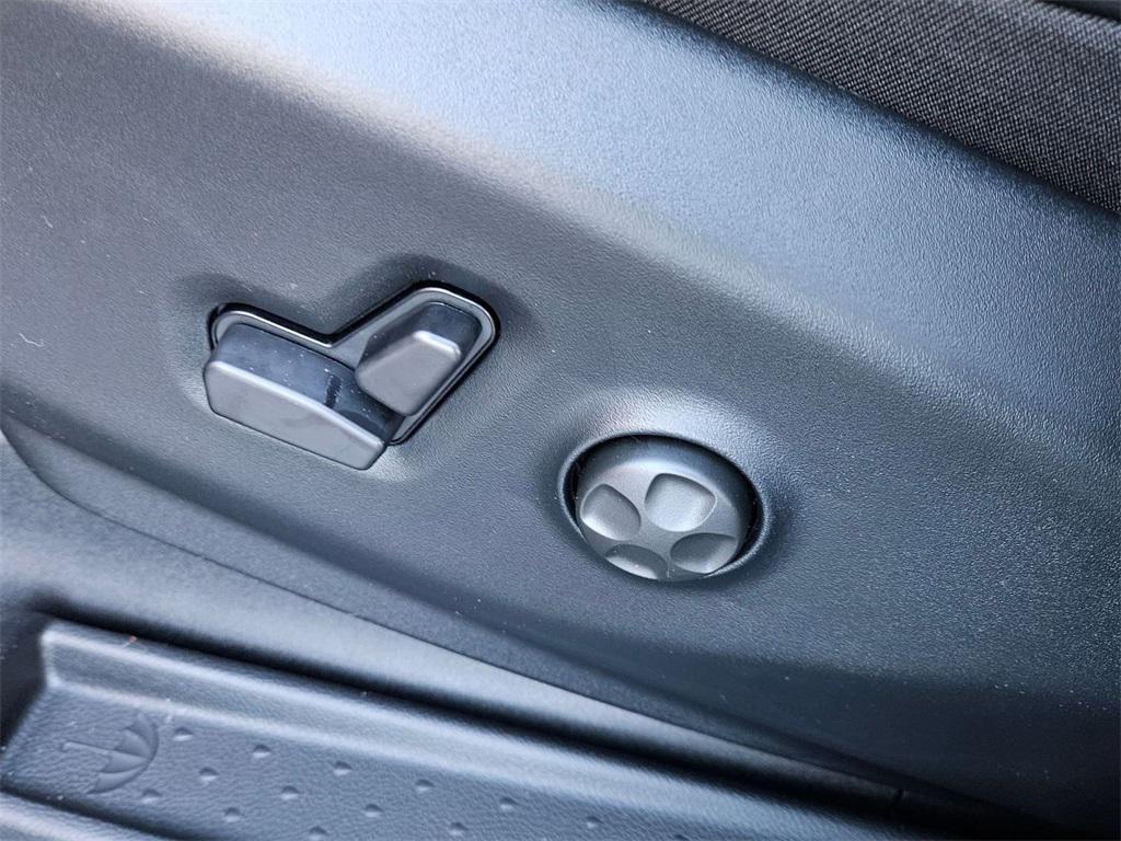 new 2026 Chrysler Pacifica car, priced at $41,527