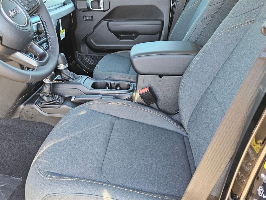 new 2025 Jeep Gladiator car, priced at $42,020