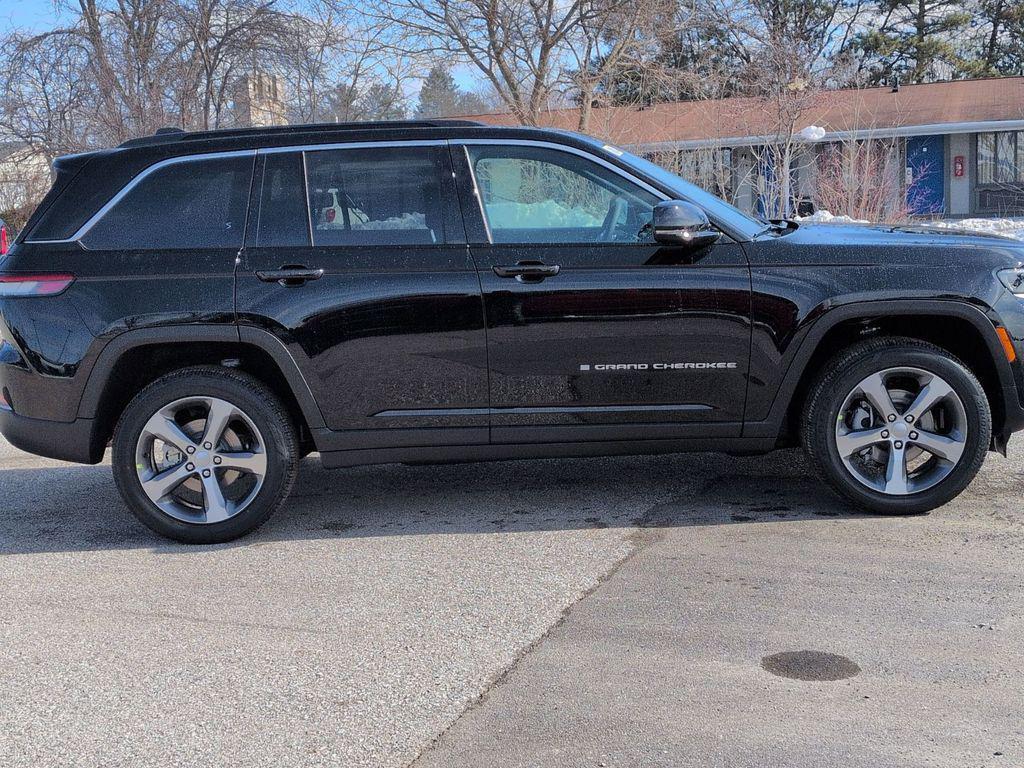 new 2026 Jeep Grand Cherokee car, priced at $40,106