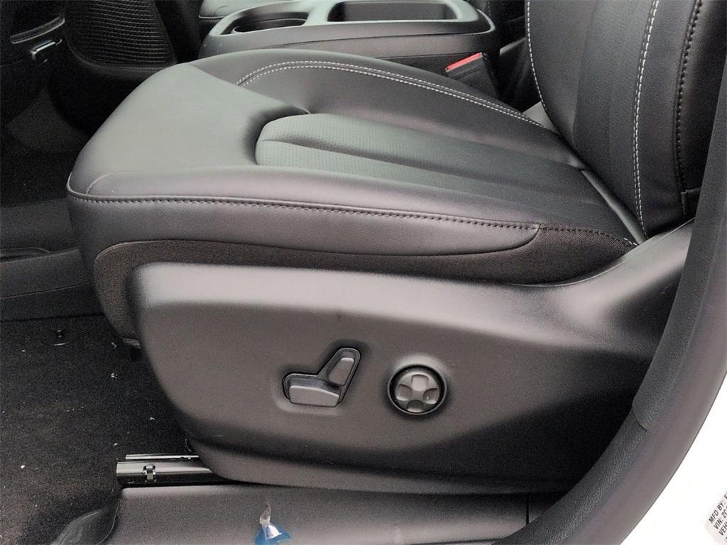 new 2026 Chrysler Pacifica car, priced at $40,629