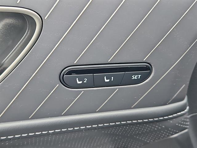 new 2026 INFINITI QX80 car, priced at $103,820