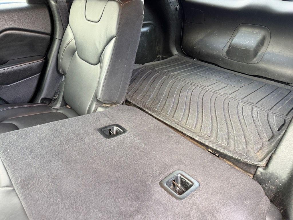 used 2018 Jeep Cherokee car, priced at $15,979