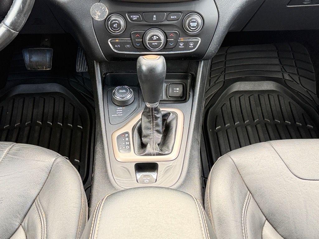 used 2018 Jeep Cherokee car, priced at $15,979