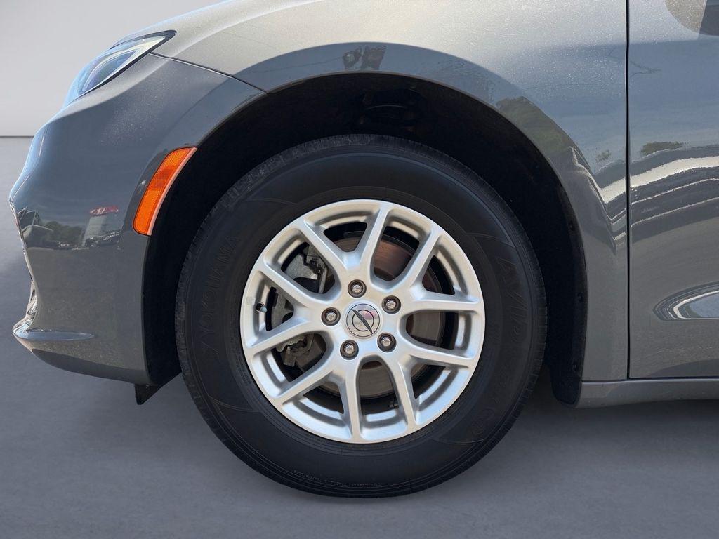 used 2021 Chrysler Pacifica car, priced at $22,350