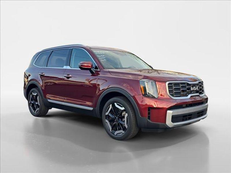 used 2023 Kia Telluride car, priced at $31,987
