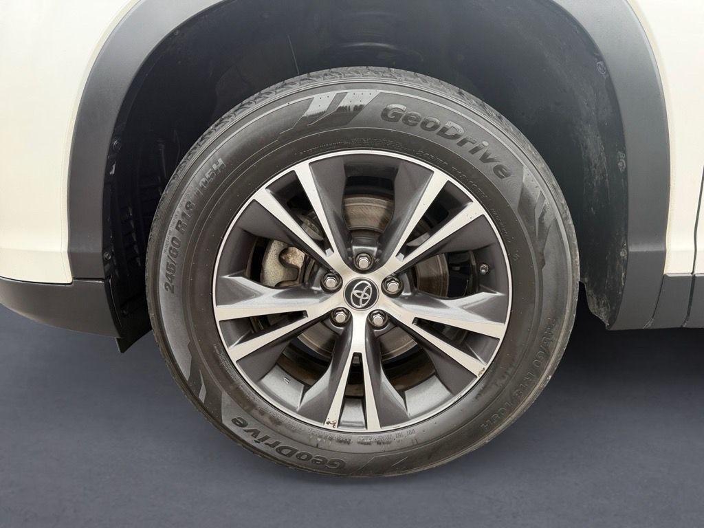 used 2019 Toyota Highlander car, priced at $21,025