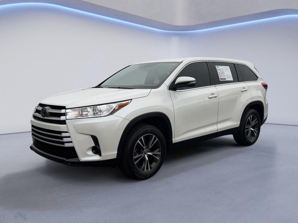 used 2019 Toyota Highlander car, priced at $19,629