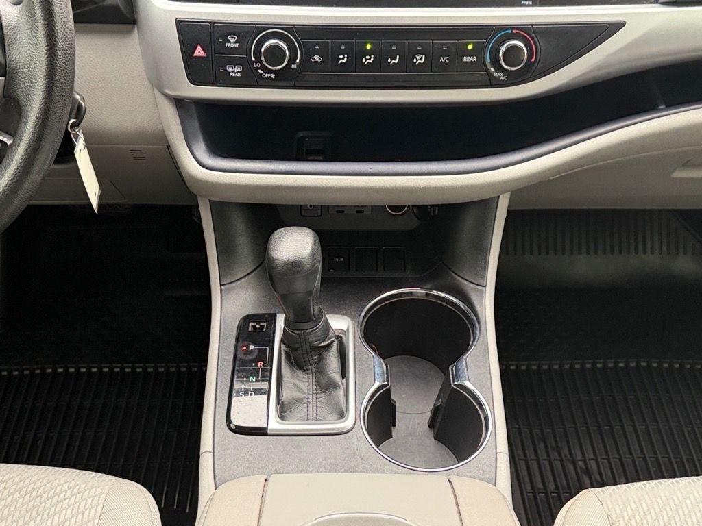 used 2019 Toyota Highlander car, priced at $21,025