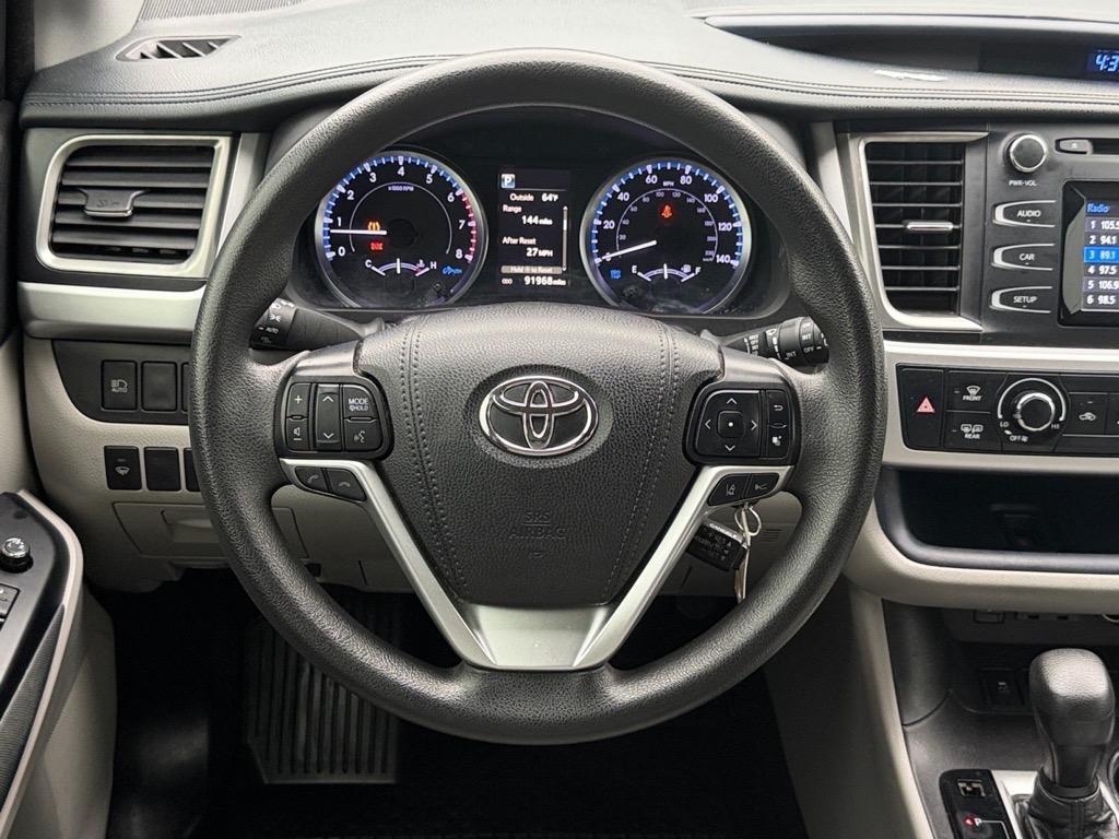 used 2019 Toyota Highlander car, priced at $19,629