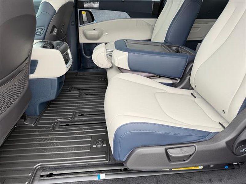 new 2026 Kia Carnival Hybrid car, priced at $43,800